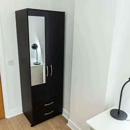 2ndhomestays-digbeth-birmingham I Sleeps 6 I Contractors I Insurance & Relocating Guests I Free Parking *