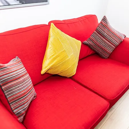 2ndhomestays-digbeth-birmingham I Sleeps 6 I Contractors I Insurance & Relocating Guests I Free Parking * Birmingham