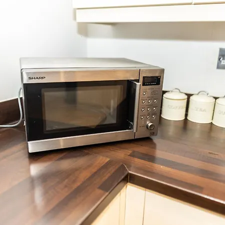 2ndhomestays-digbeth-birmingham I Sleeps 6 I Contractors I Insurance & Relocating Guests I Free Parking Apartment