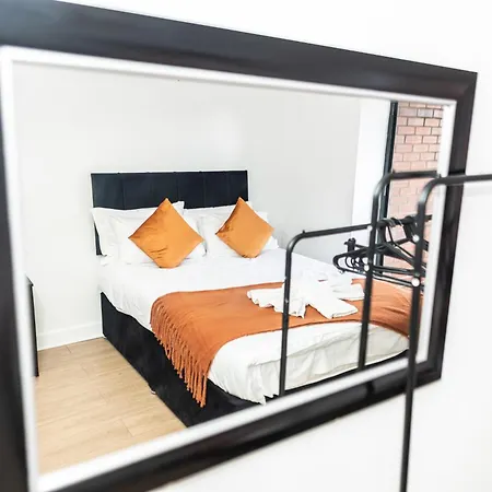 2ndhomestays-digbeth-birmingham I Sleeps 6 I Contractors I Insurance & Relocating Guests I Free Parking *